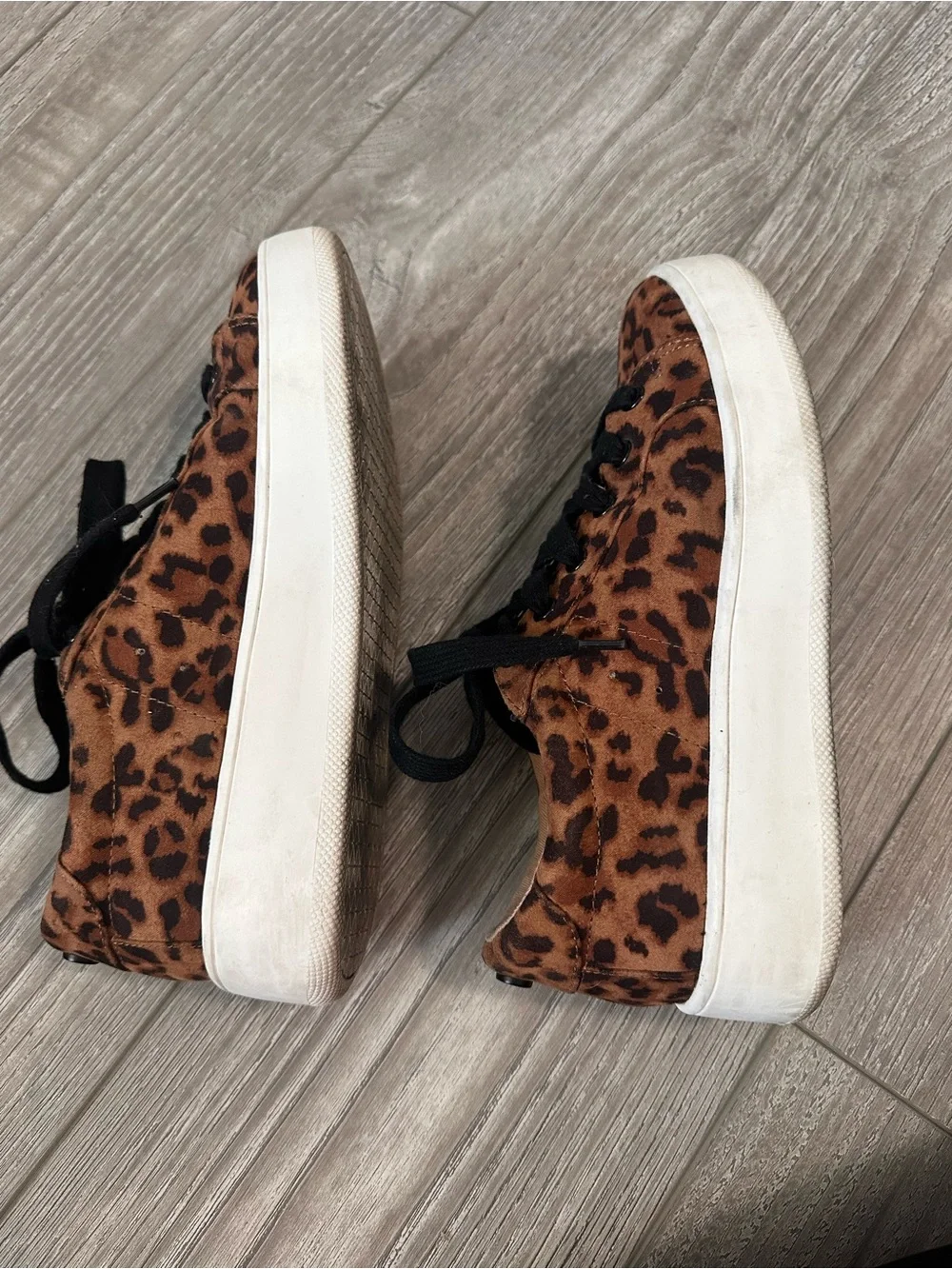 Steve Madden Emmi Platform Leopard Print Low-Top Sneakers with Black Laces 8